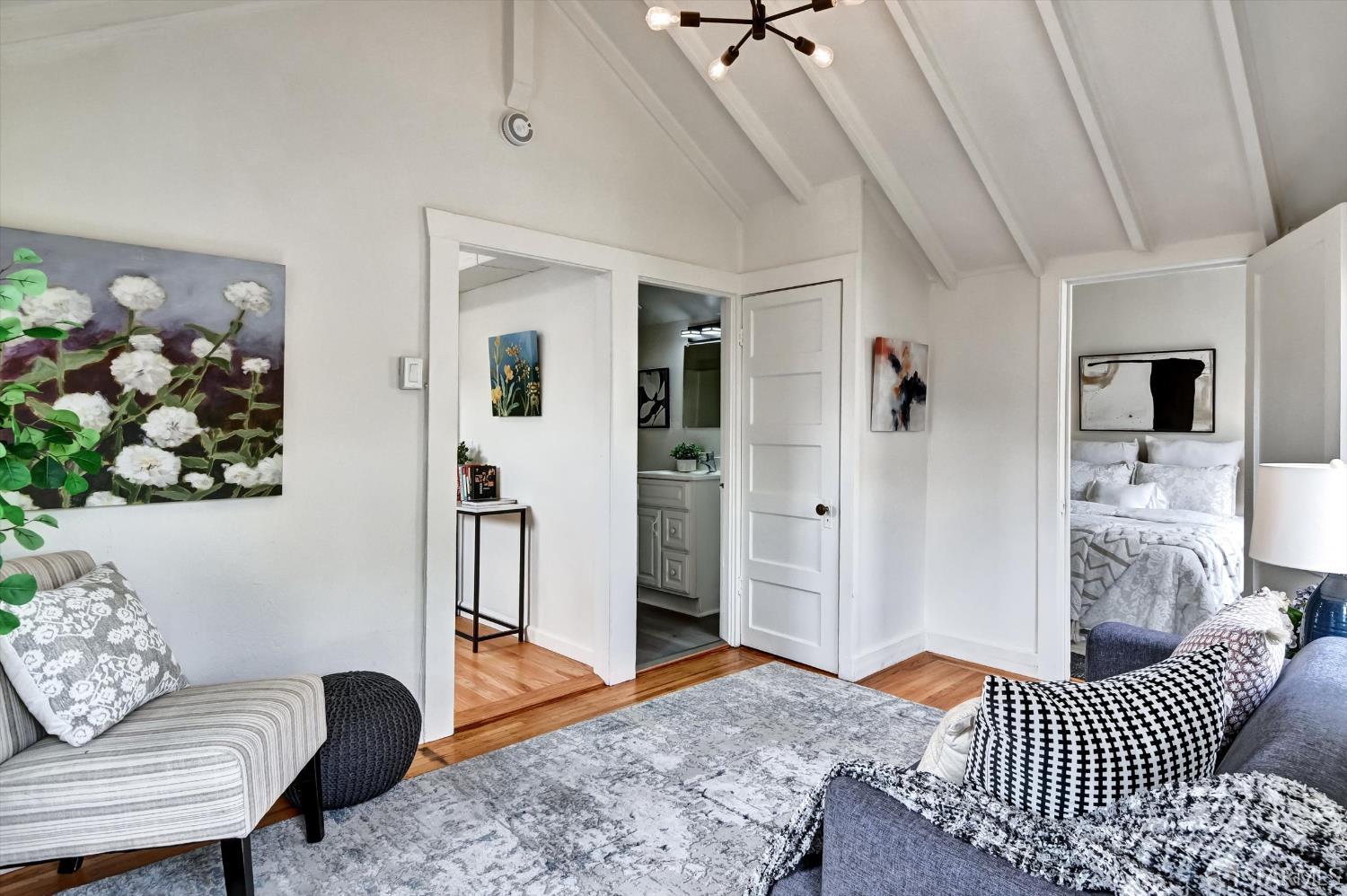 Detail Gallery Image 7 of 23 For 1547 47th Ave, San Francisco,  CA 94122 - 2 Beds | 1 Baths