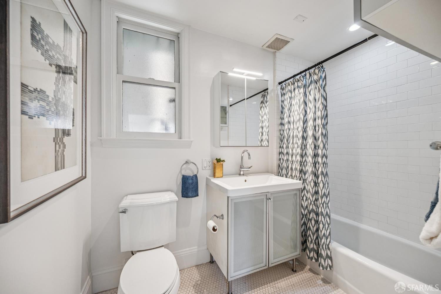 Detail Gallery Image 27 of 40 For 415 Carl St, San Francisco,  CA 94117 - 1 Beds | 1 Baths