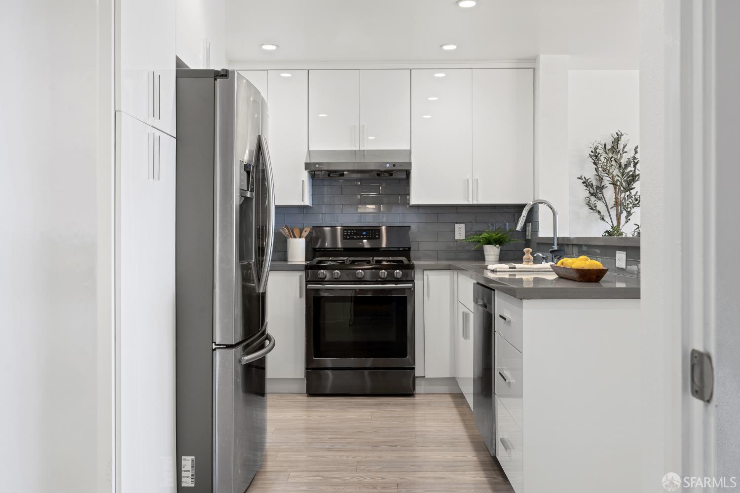 Detail Gallery Image 11 of 23 For 606 Cedar Ct, Daly City,  CA 94014 - 3 Beds | 2 Baths