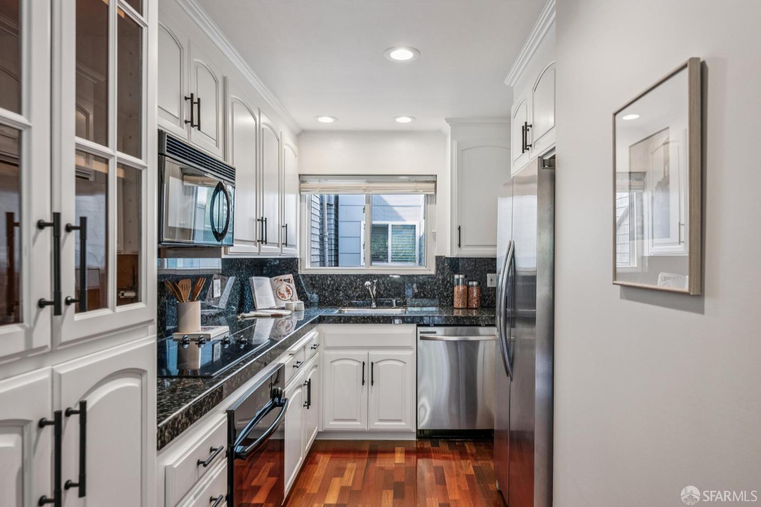 Detail Gallery Image 13 of 38 For 2315 Divisadero St #M,  San Francisco,  CA 94116 - 2 Beds | 2 Baths