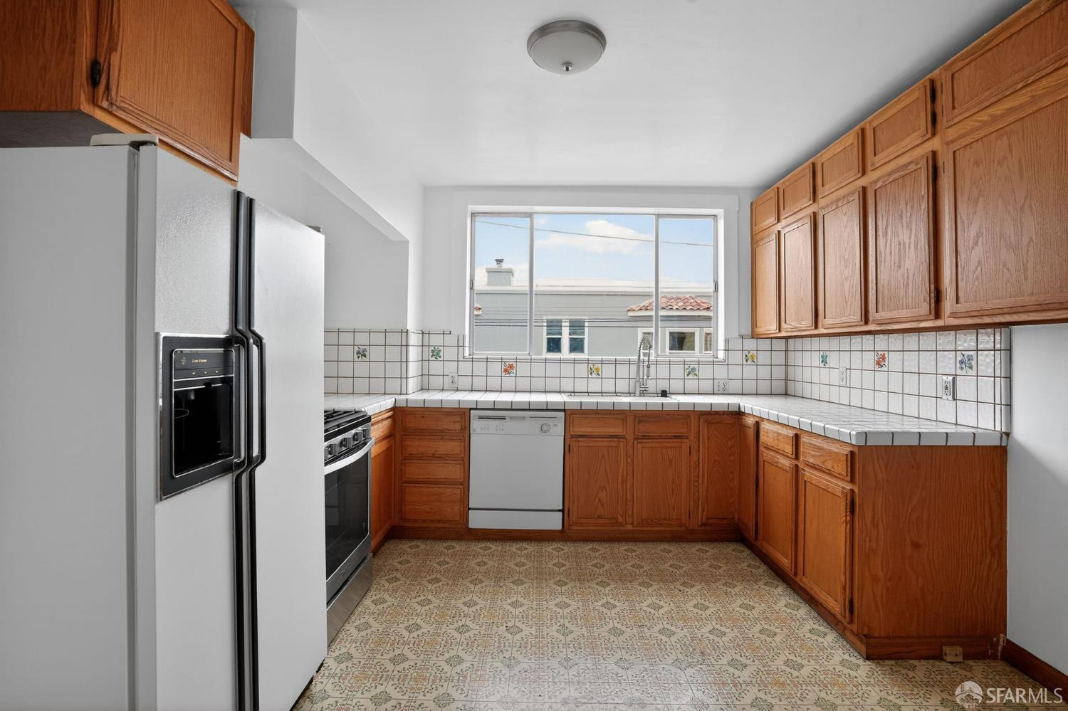 Detail Gallery Image 6 of 21 For 59 Acton St, Daly City,  CA 94014 - 3 Beds | 1/1 Baths