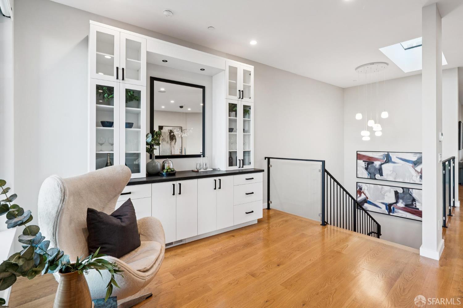 Detail Gallery Image 11 of 80 For 268 Grand View Ave, San Francisco,  CA 94114 - 4 Beds | 3 Baths