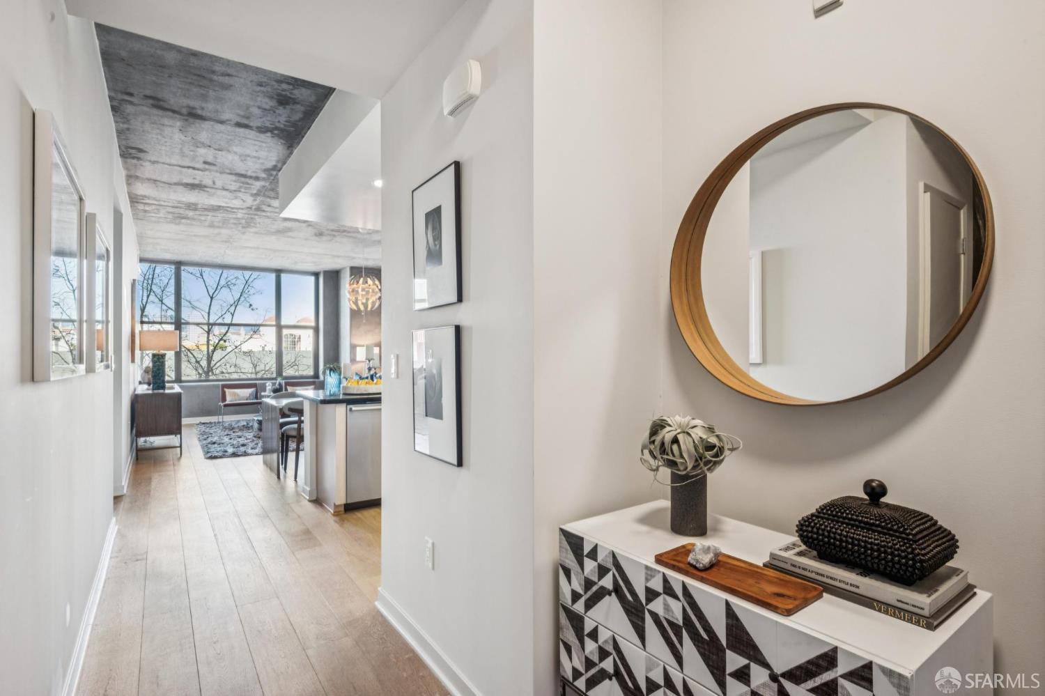 Detail Gallery Image 2 of 33 For 311 2nd St #403,  Oakland,  CA 94607 - 1 Beds | 2 Baths