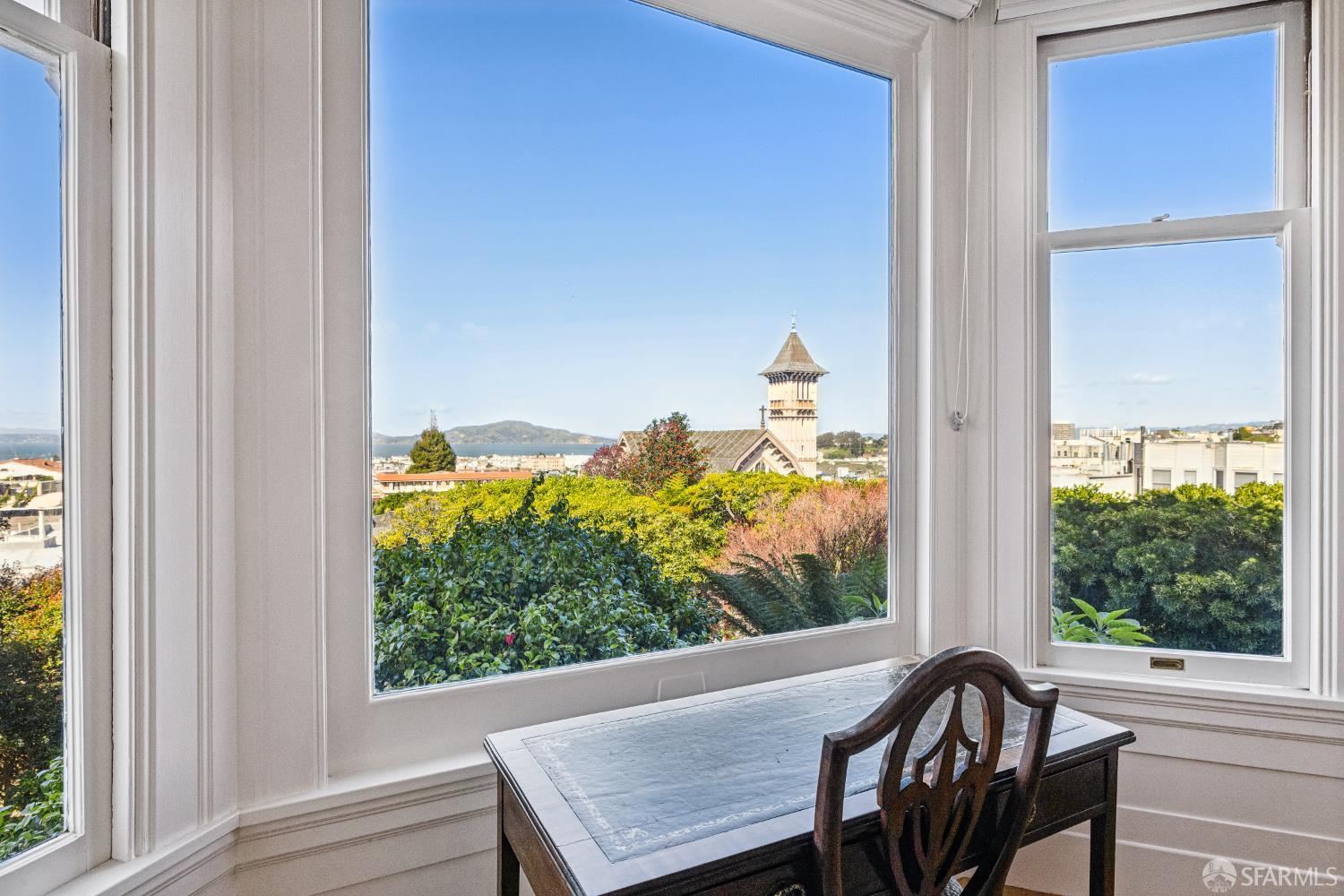 Detail Gallery Image 13 of 33 For 2450 Vallejo St, San Francisco,  CA 94123 - 3 Beds | 2 Baths