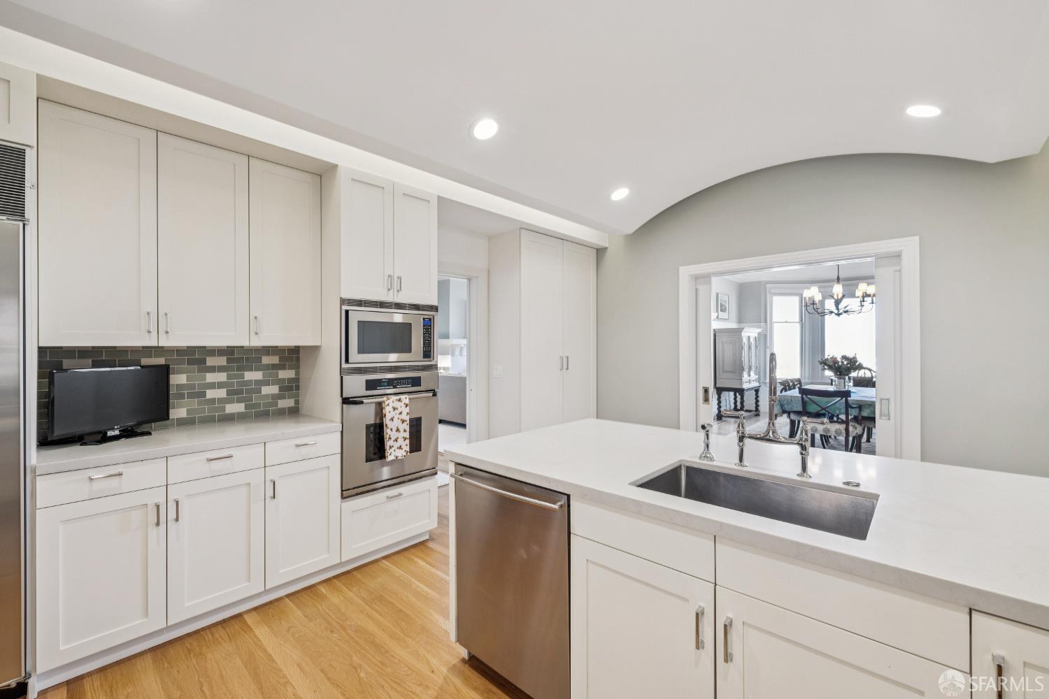 Detail Gallery Image 19 of 33 For 2450 Vallejo St, San Francisco,  CA 94123 - 3 Beds | 2 Baths