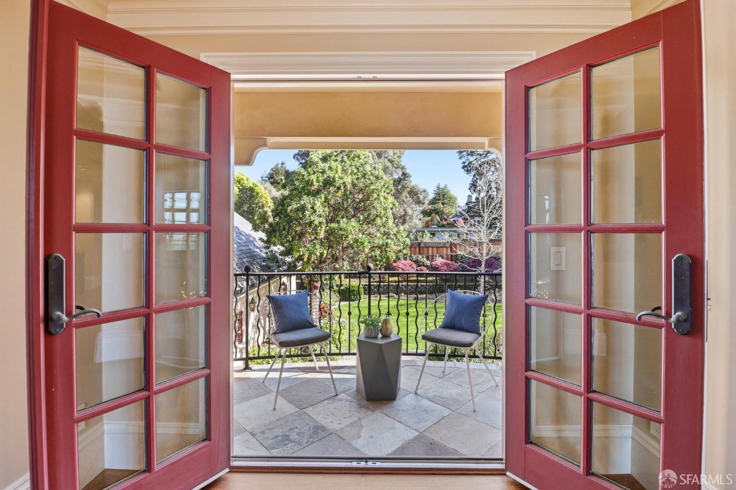 Detail Gallery Image 47 of 57 For 575 Pullman Rd, Hillsborough,  CA 94010 - 5 Beds | 4/1 Baths