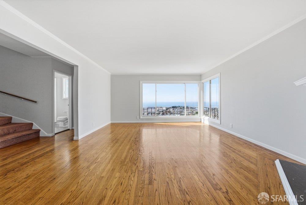 Detail Gallery Image 5 of 81 For 2056 14th Ave, San Francisco,  CA 94116 - 3 Beds | 1/1 Baths