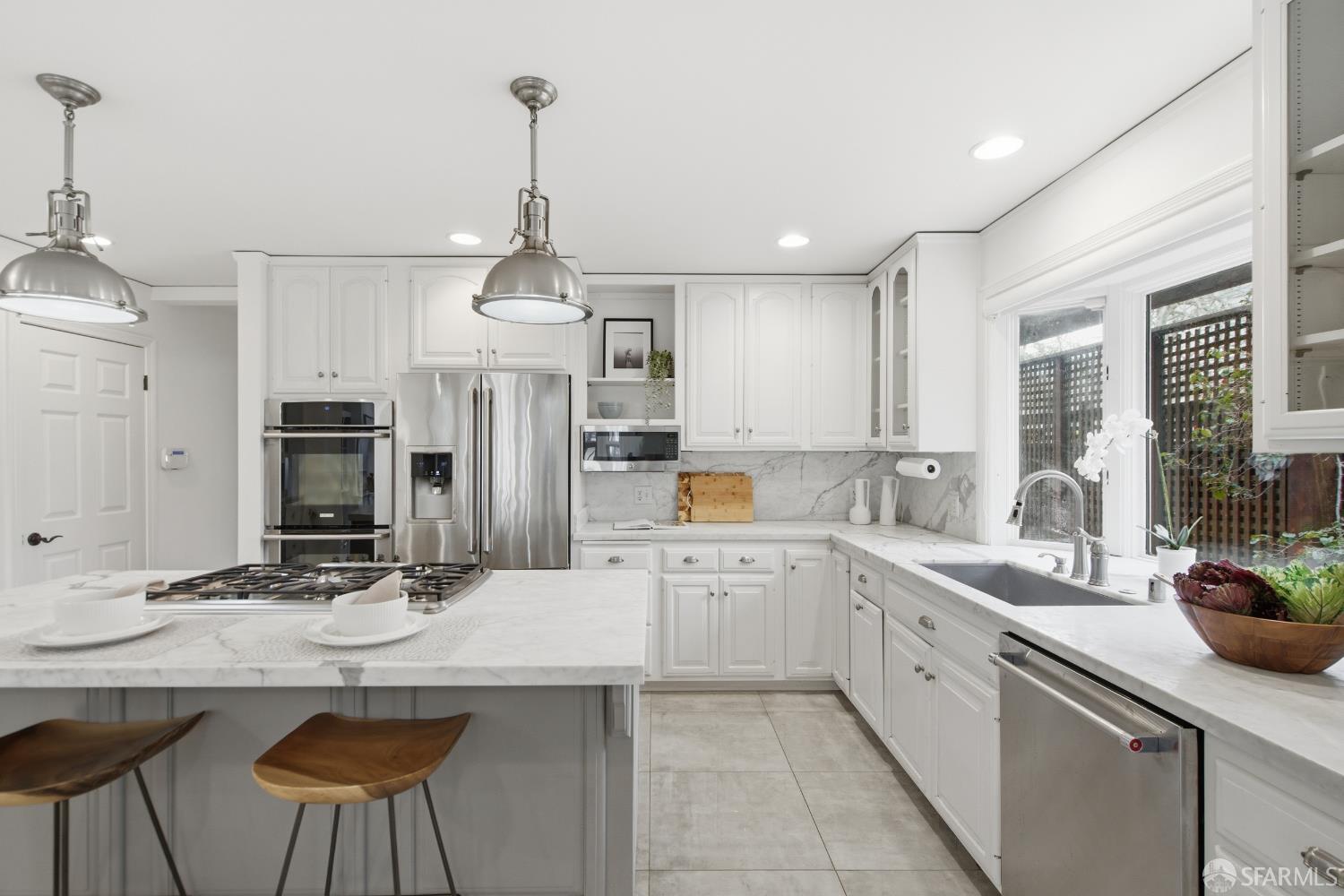 Detail Gallery Image 13 of 57 For 736 28th Ave, San Mateo,  CA 94403 - 5 Beds | 3 Baths