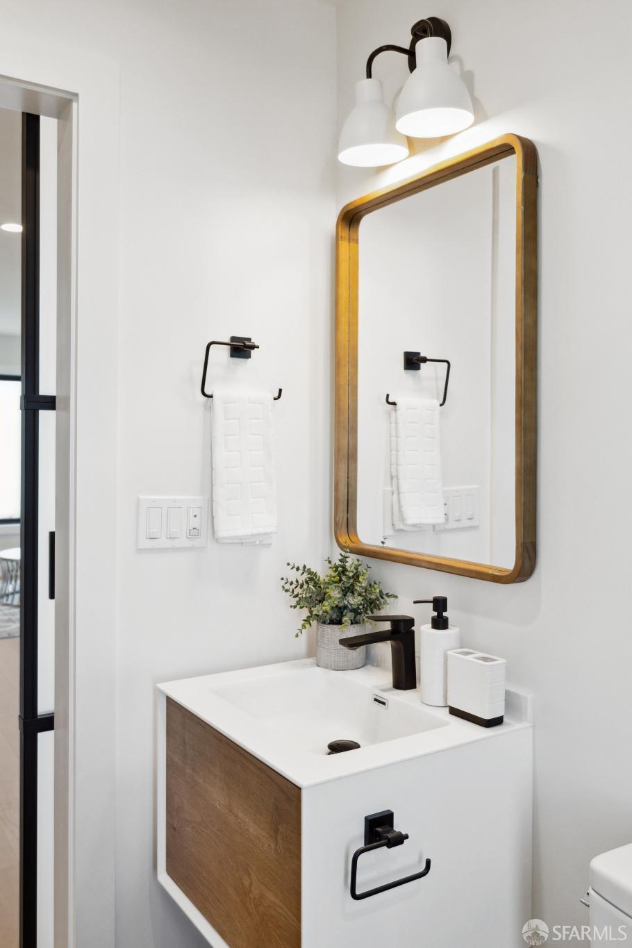 Detail Gallery Image 12 of 49 For 248 Ordway St, San Francisco,  CA 94134 - 4 Beds | 3 Baths