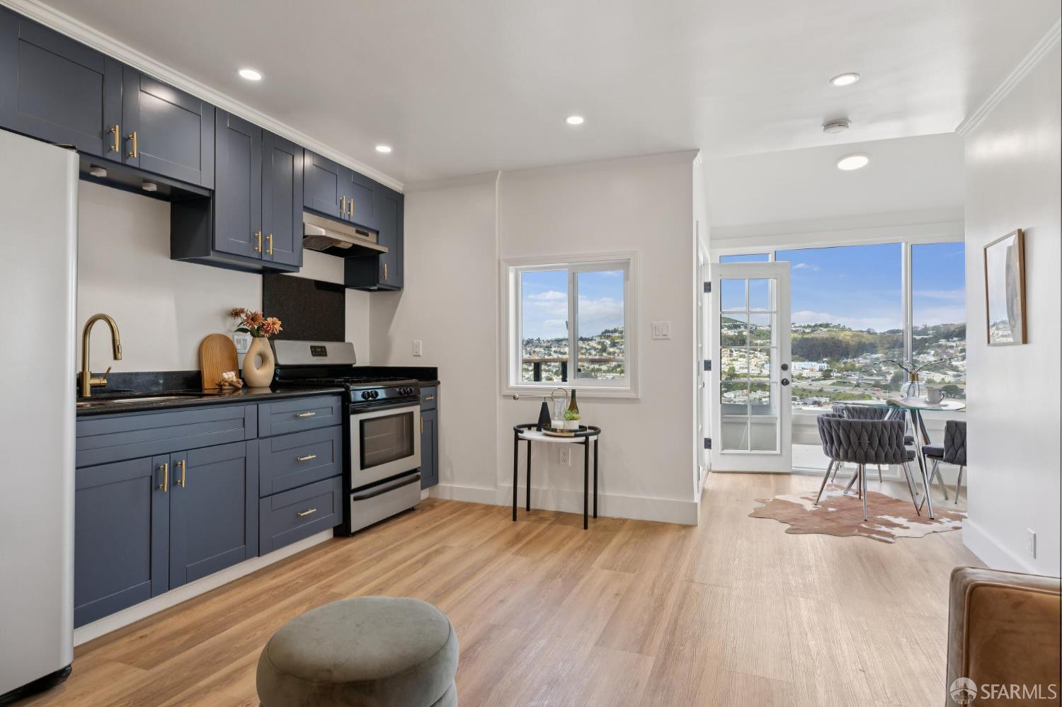 Detail Gallery Image 59 of 90 For 68 Vienna St, San Francisco,  CA 94112 - 3 Beds | 3 Baths