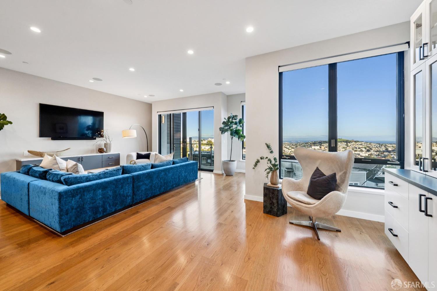 Detail Gallery Image 7 of 80 For 268 Grand View Ave, San Francisco,  CA 94114 - 4 Beds | 3 Baths