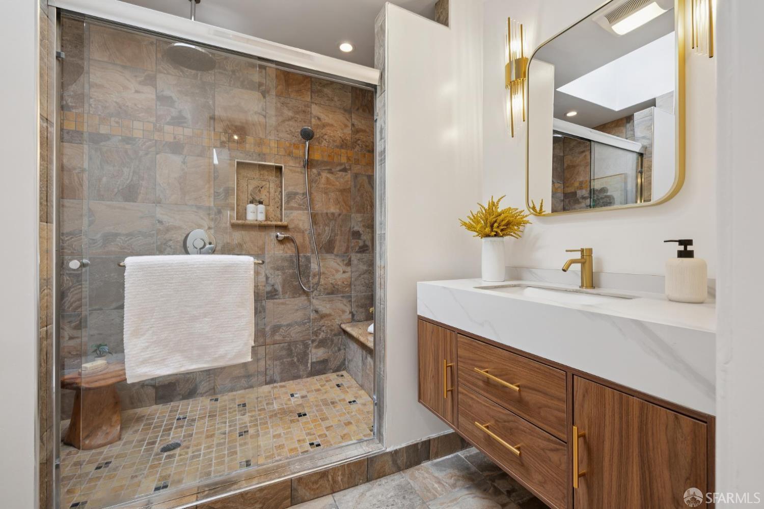 Detail Gallery Image 55 of 90 For 68 Vienna St, San Francisco,  CA 94112 - 3 Beds | 3 Baths