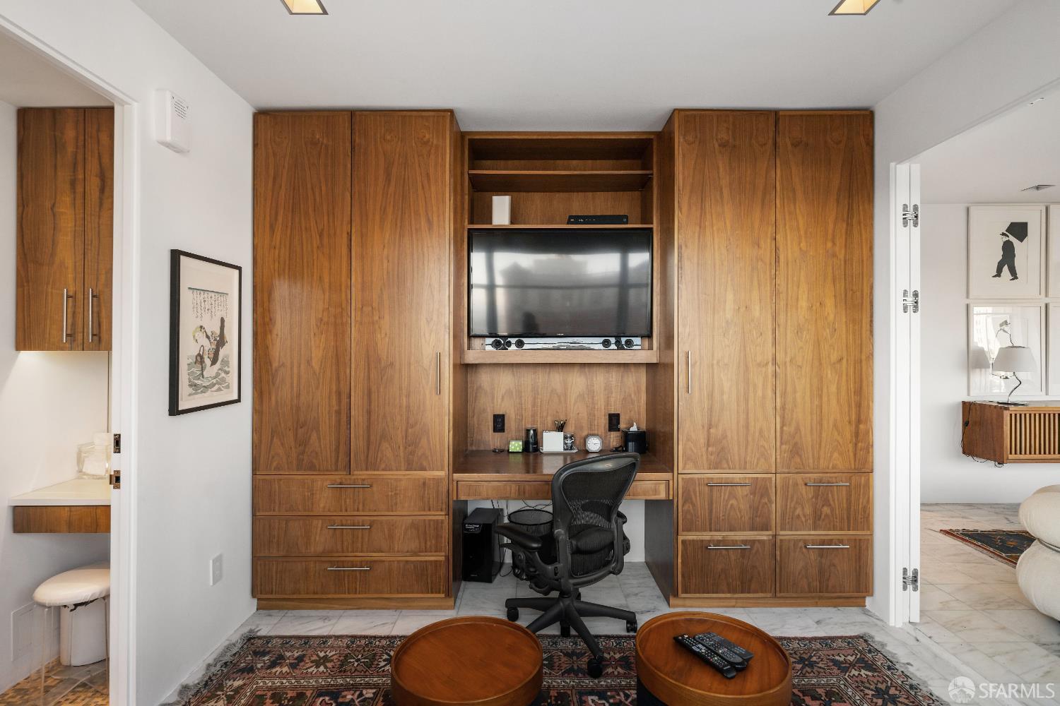 Detail Gallery Image 10 of 17 For 1190 Sacramento St #11,  San Francisco,  CA 94108 - 2 Beds | 2 Baths
