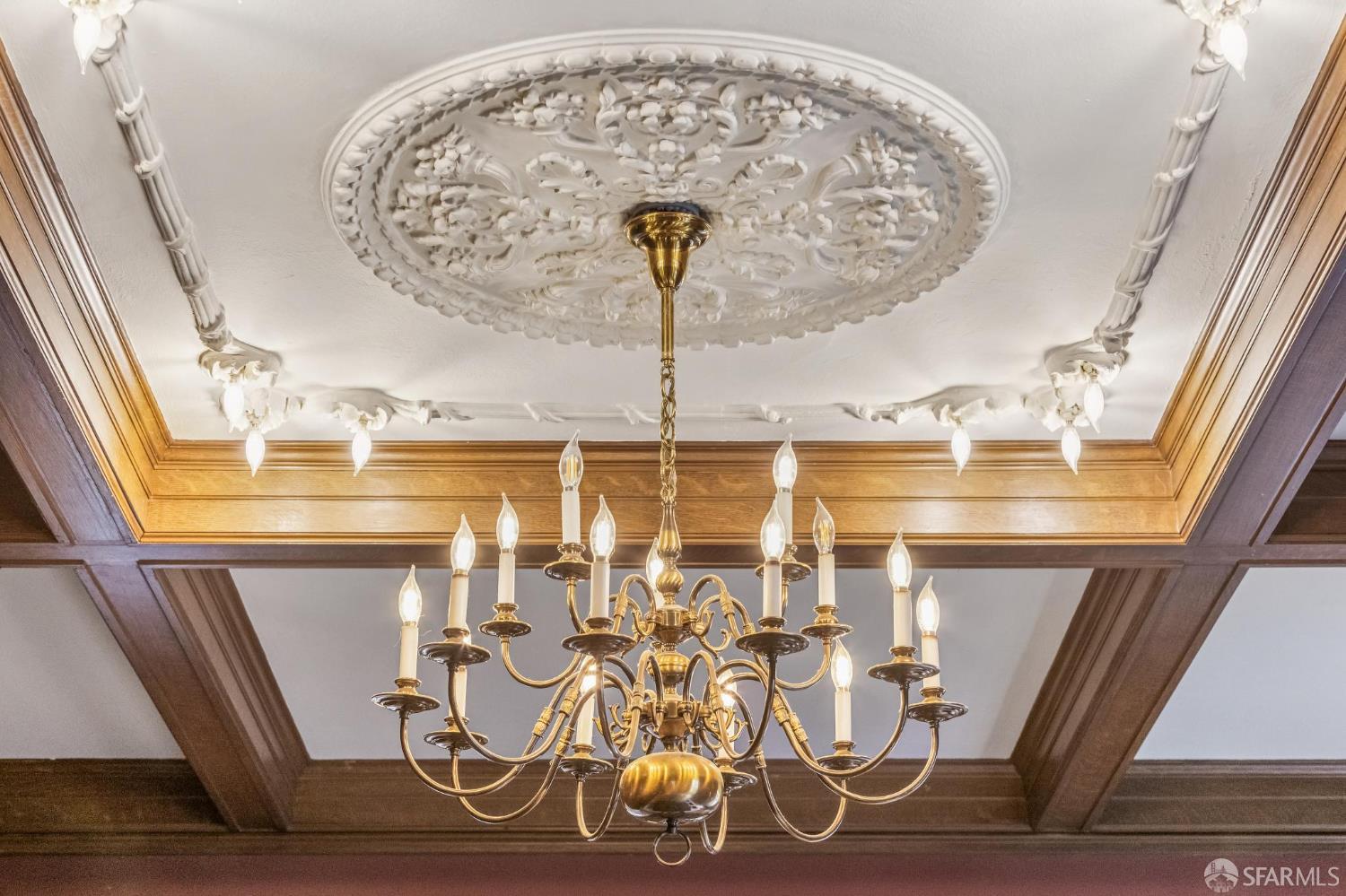 Detail Gallery Image 15 of 62 For 1461 Page St, San Francisco,  CA 94117 - 7 Beds | 4/2 Baths