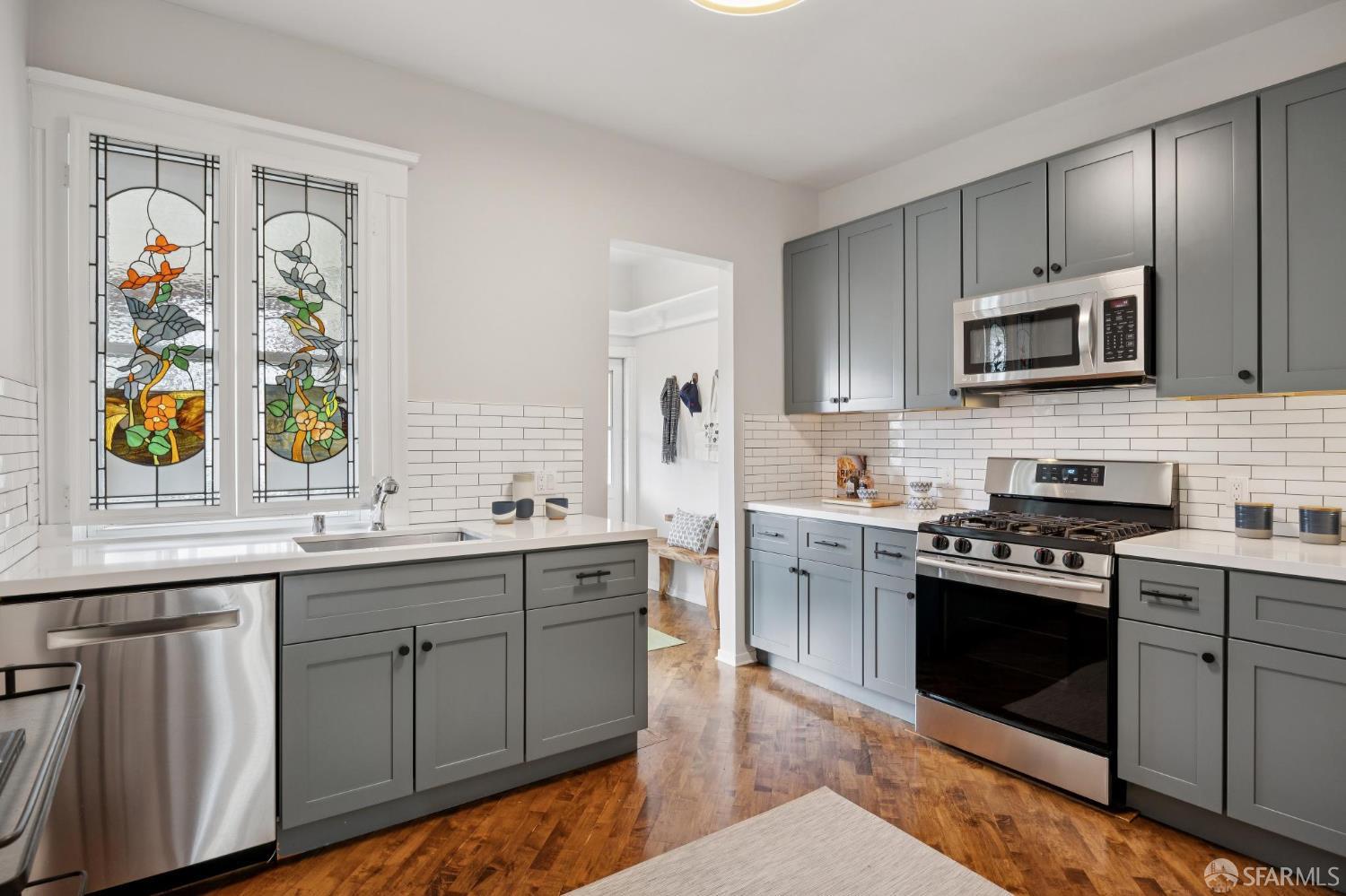 Detail Gallery Image 24 of 84 For 810 Dolores St, San Francisco,  CA 94110 - – Beds | – Baths