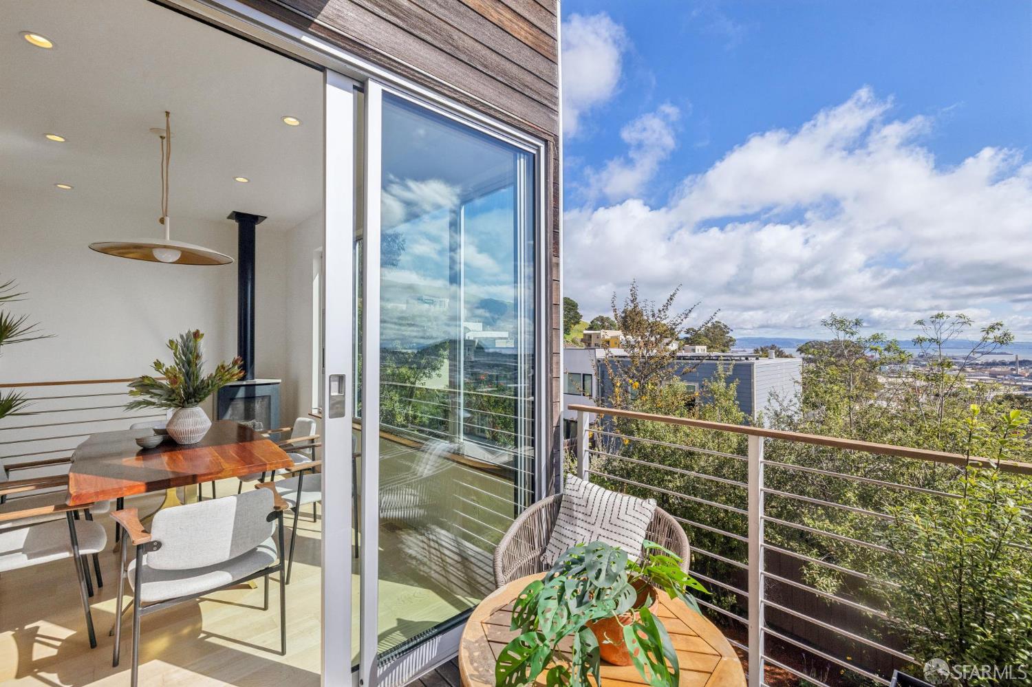 Detail Gallery Image 15 of 89 For 115 Ellsworth St, San Francisco,  CA 94110 - 3 Beds | 3 Baths