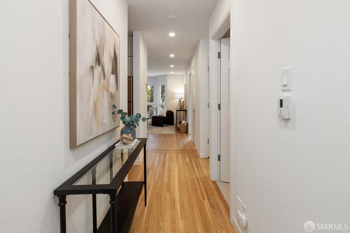 Detail Gallery Image 4 of 32 For 544 Waller St #2,  San Francisco,  CA 94127 - 2 Beds | 1 Baths