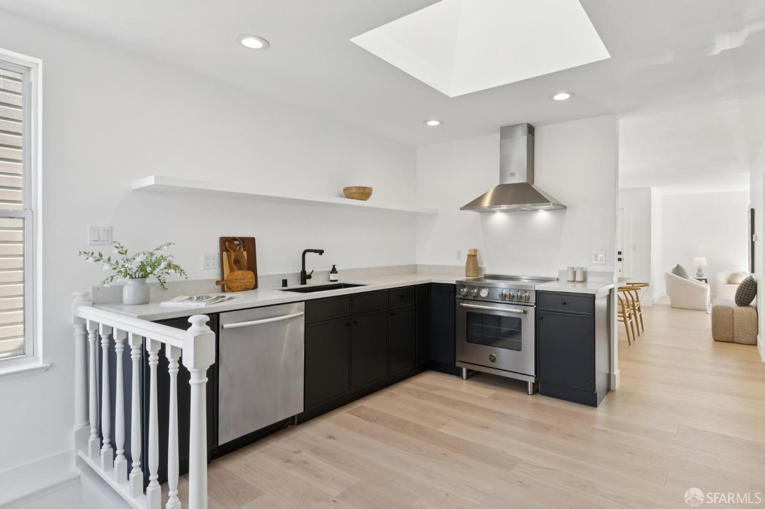 Detail Gallery Image 16 of 69 For 270 Flood Ave, San Francisco,  CA 94112 - 4 Beds | 3 Baths