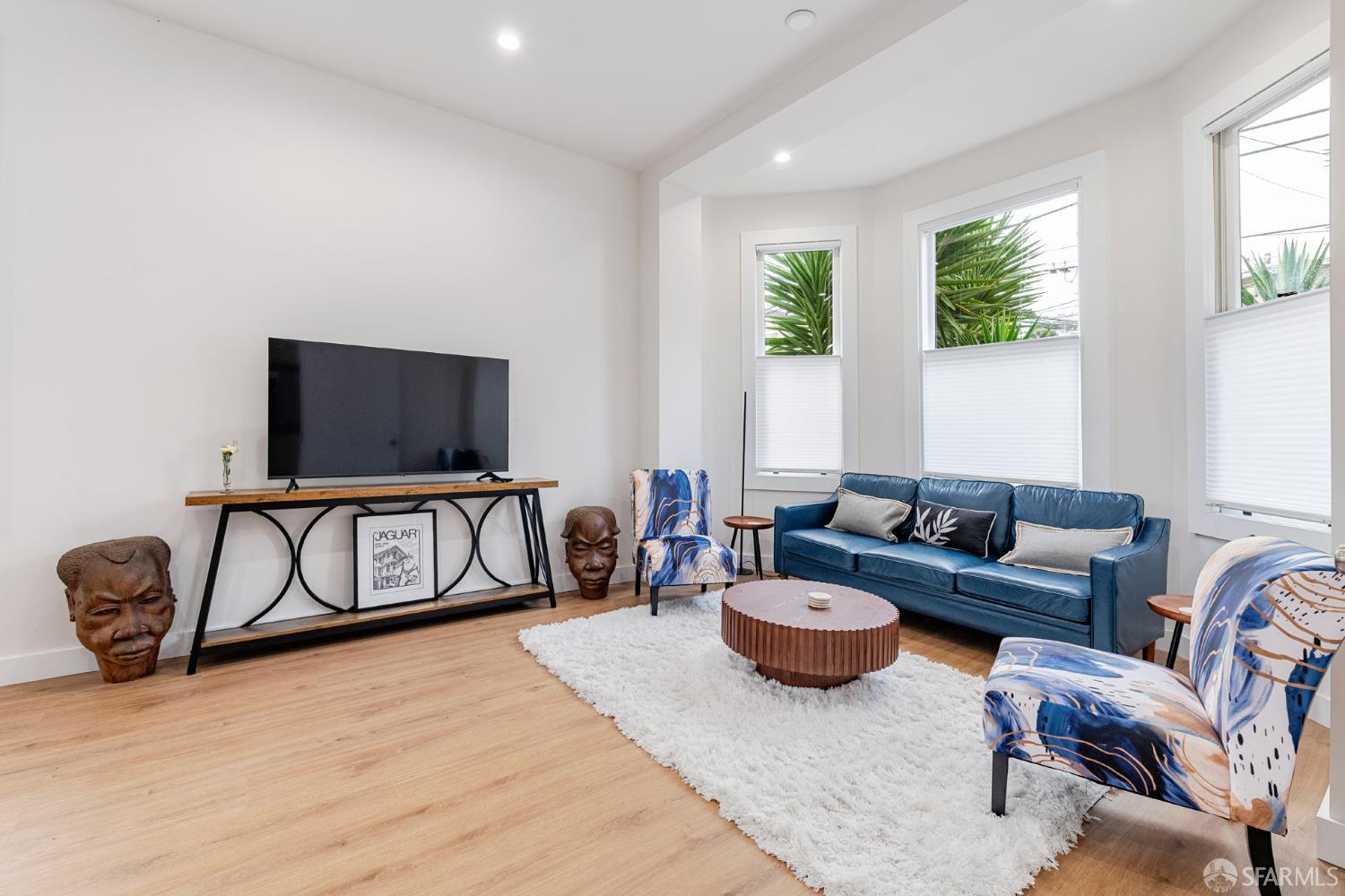 Photo #8: 426109389 Listing: Photo #8