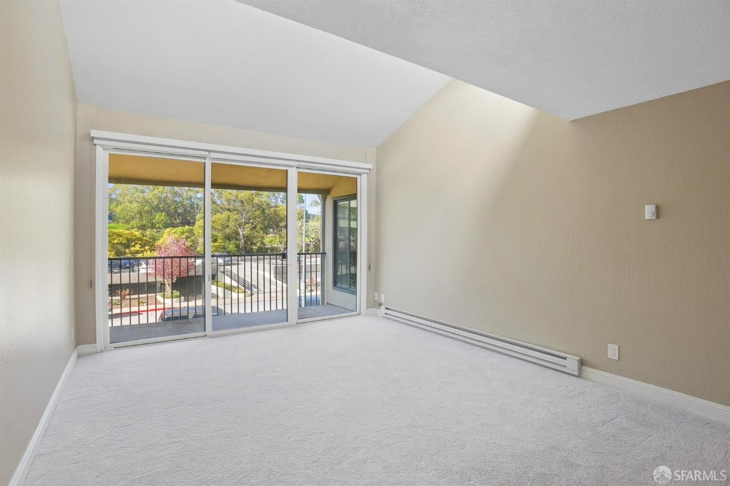 Detail Gallery Image 3 of 52 For 1550 Frontera Way #319,  Millbrae,  CA 94030 - 1 Beds | 1 Baths