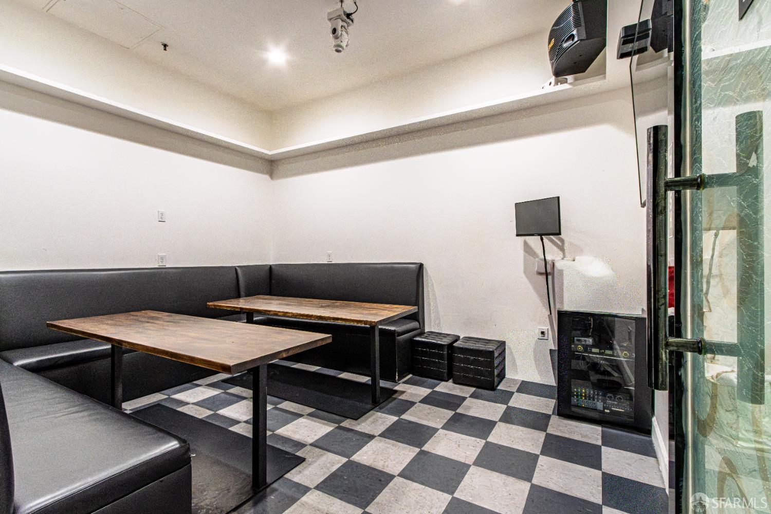 Detail Gallery Image 5 of 27 For 1865 Post St, San Francisco,  CA 94115 - – Beds | – Baths