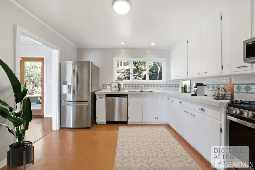 Detail Gallery Image 30 of 81 For 2056 14th Ave, San Francisco,  CA 94116 - 3 Beds | 1/1 Baths