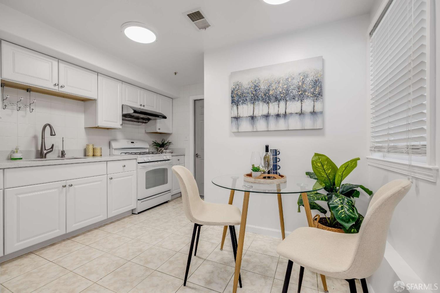 Detail Gallery Image 24 of 40 For 1352 34th Ave, San Francisco,  CA 94122 - 4 Beds | 3/1 Baths