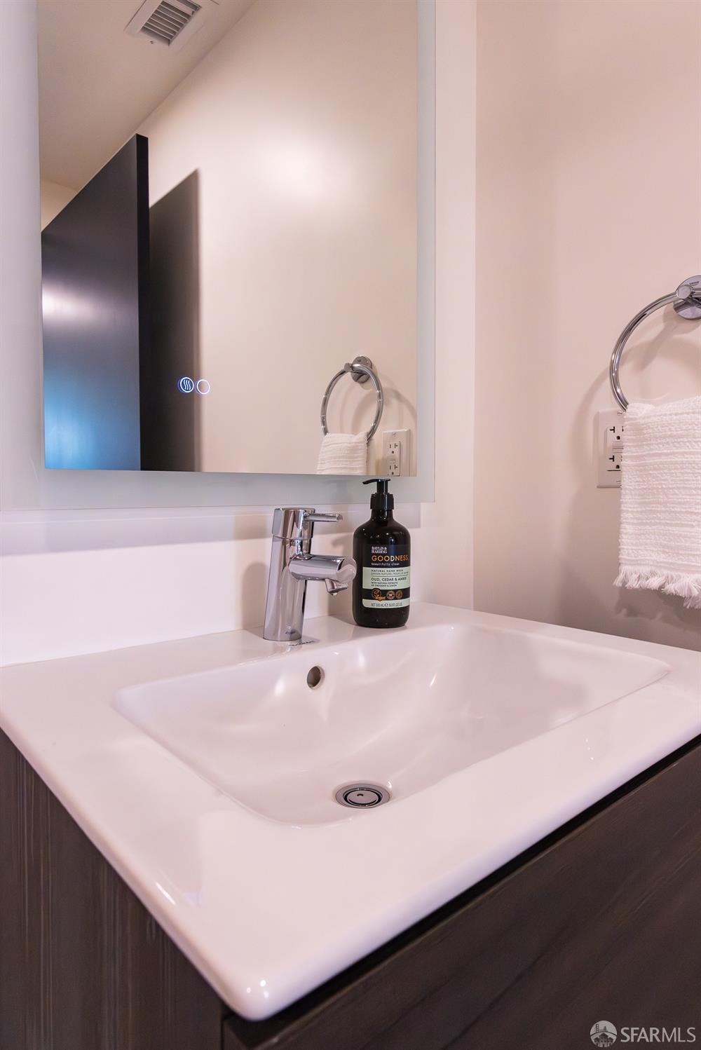 Detail Gallery Image 42 of 51 For 3620 Cesar Chavez St #203,  San Francisco,  CA 94110 - 2 Beds | 2 Baths