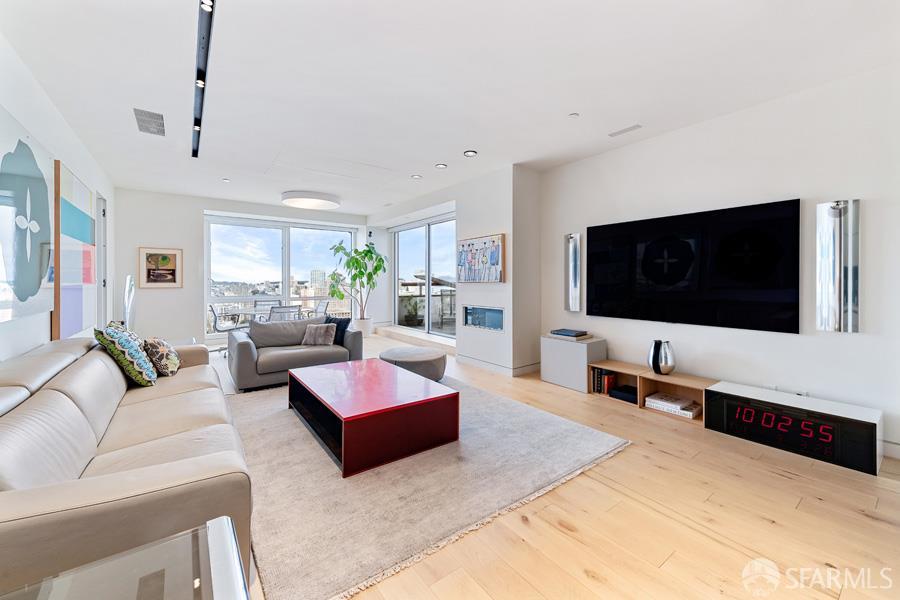 Detail Gallery Image 3 of 55 For 333 Bush St #4006,  San Francisco,  CA 94104 - 2 Beds | 2 Baths