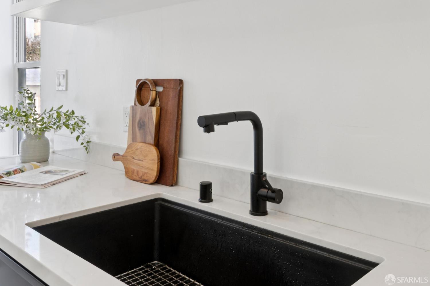 Detail Gallery Image 19 of 69 For 270 Flood Ave, San Francisco,  CA 94112 - 4 Beds | 3 Baths