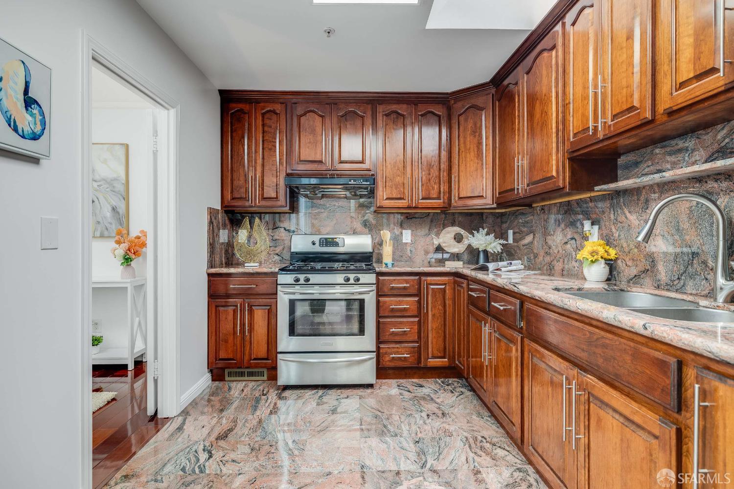 Detail Gallery Image 12 of 40 For 1352 34th Ave, San Francisco,  CA 94122 - 4 Beds | 3/1 Baths