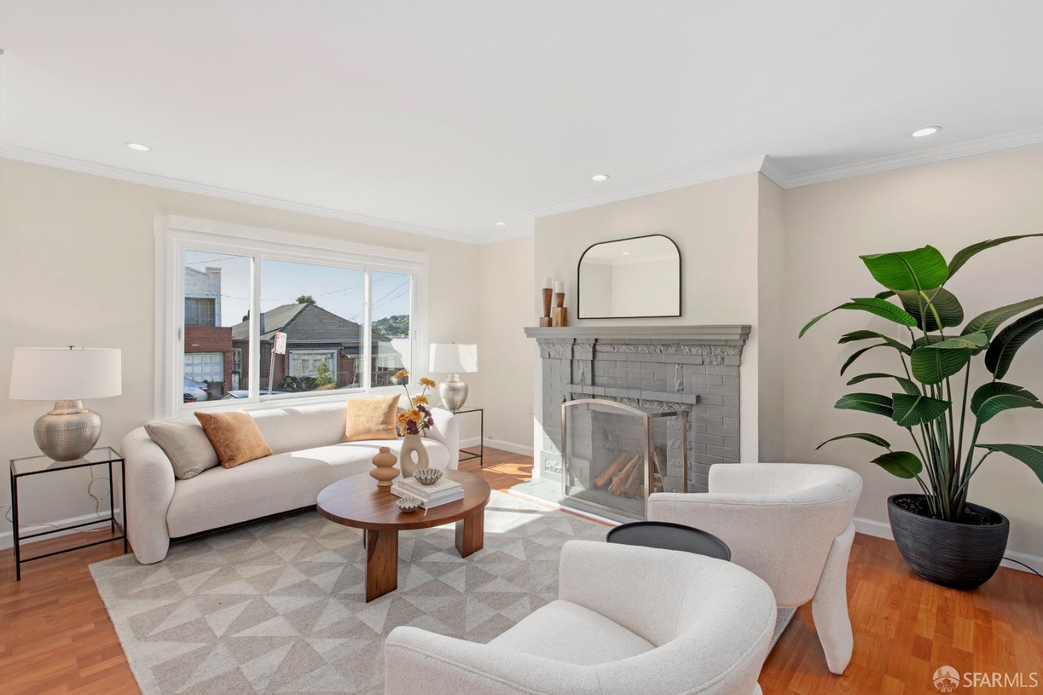 Detail Gallery Image 4 of 96 For 85 Concord St, San Francisco,  CA 94112 - 2 Beds | 1/1 Baths