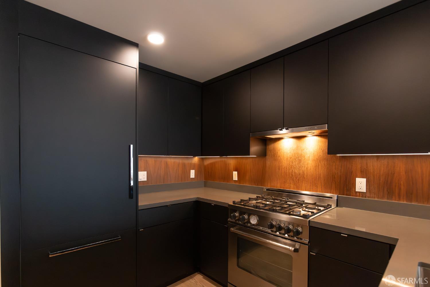 Detail Gallery Image 9 of 51 For 3620 Cesar Chavez St #203,  San Francisco,  CA 94110 - 2 Beds | 2 Baths