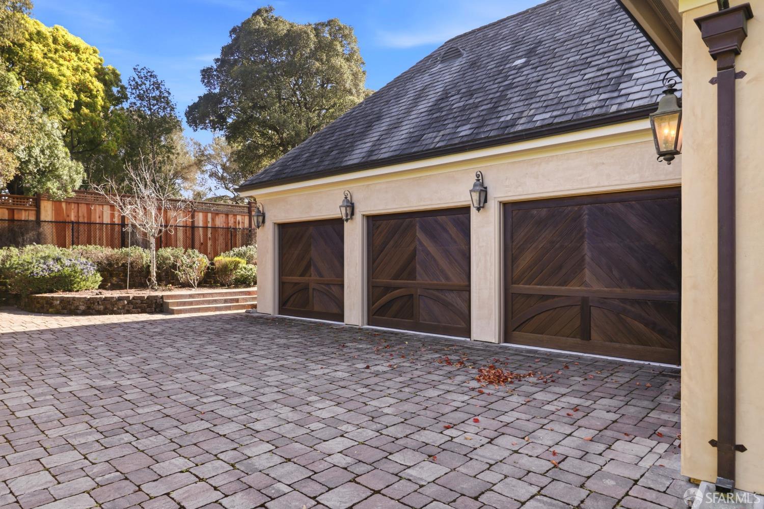 Detail Gallery Image 4 of 57 For 575 Pullman Rd, Hillsborough,  CA 94010 - 5 Beds | 4/1 Baths