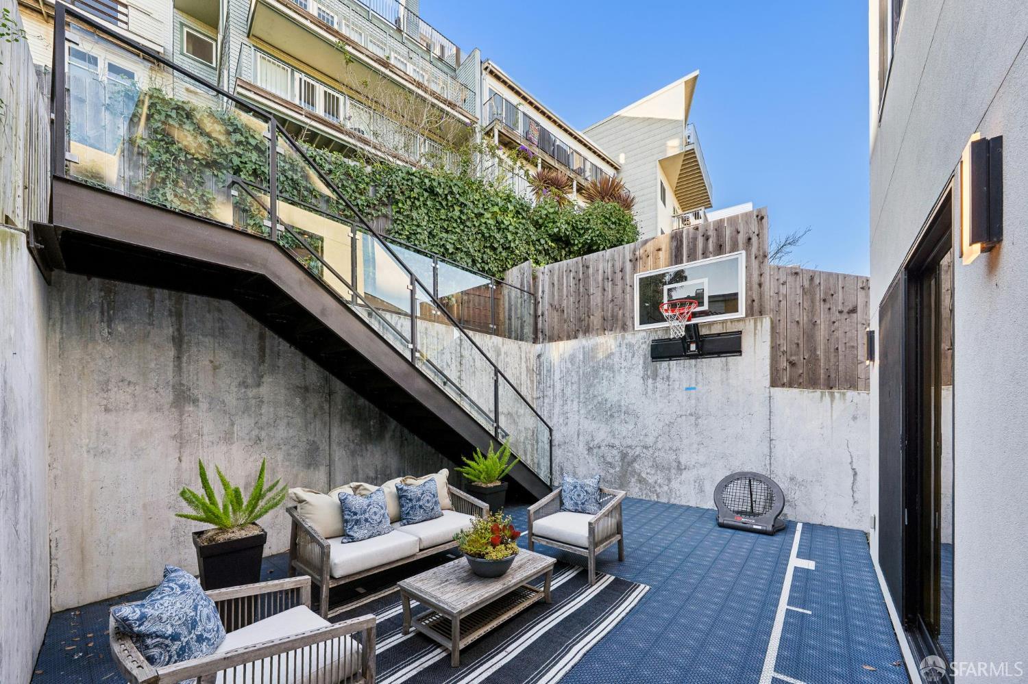 Detail Gallery Image 58 of 80 For 268 Grand View Ave, San Francisco,  CA 94114 - 4 Beds | 3 Baths