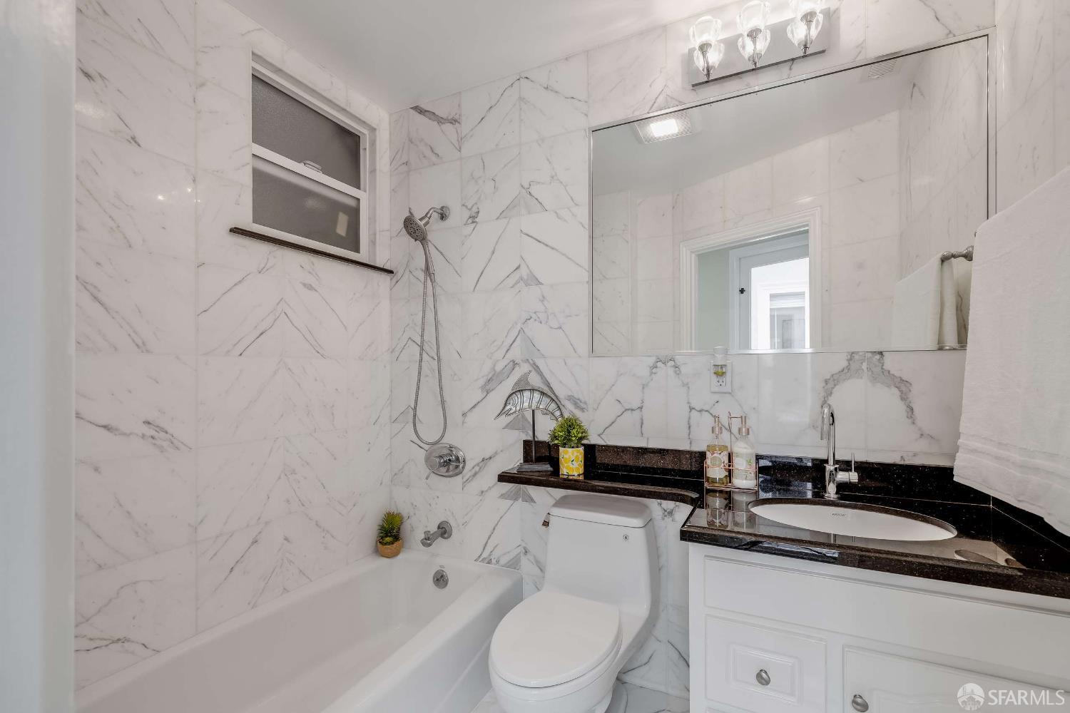 Detail Gallery Image 14 of 40 For 1352 34th Ave, San Francisco,  CA 94122 - 4 Beds | 3/1 Baths