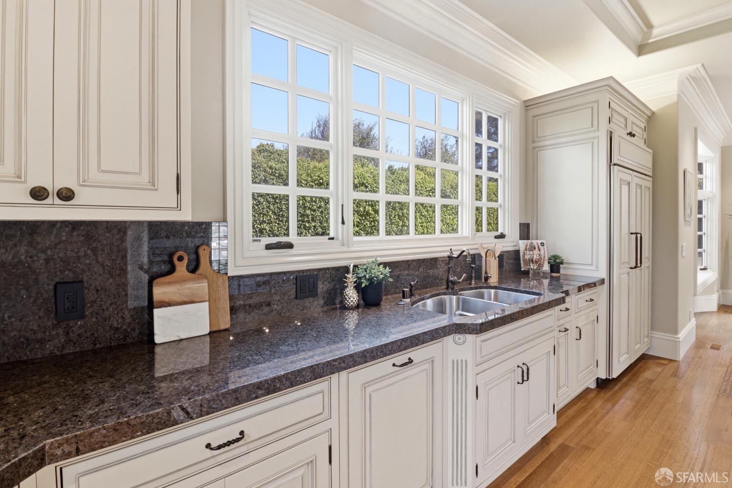 Detail Gallery Image 24 of 57 For 575 Pullman Rd, Hillsborough,  CA 94010 - 5 Beds | 4/1 Baths