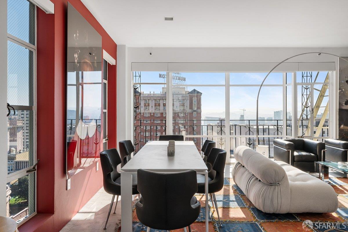 Detail Gallery Image 4 of 17 For 1190 Sacramento St #11,  San Francisco,  CA 94108 - 2 Beds | 2 Baths