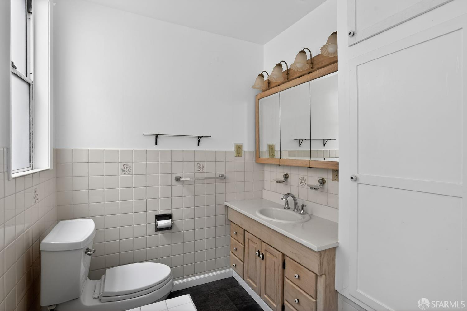 Detail Gallery Image 14 of 21 For 59 Acton St, Daly City,  CA 94014 - 3 Beds | 1/1 Baths