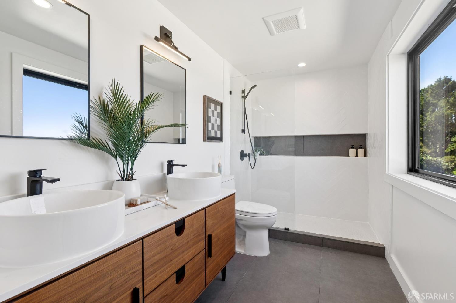 Detail Gallery Image 29 of 49 For 248 Ordway St, San Francisco,  CA 94134 - 4 Beds | 3 Baths