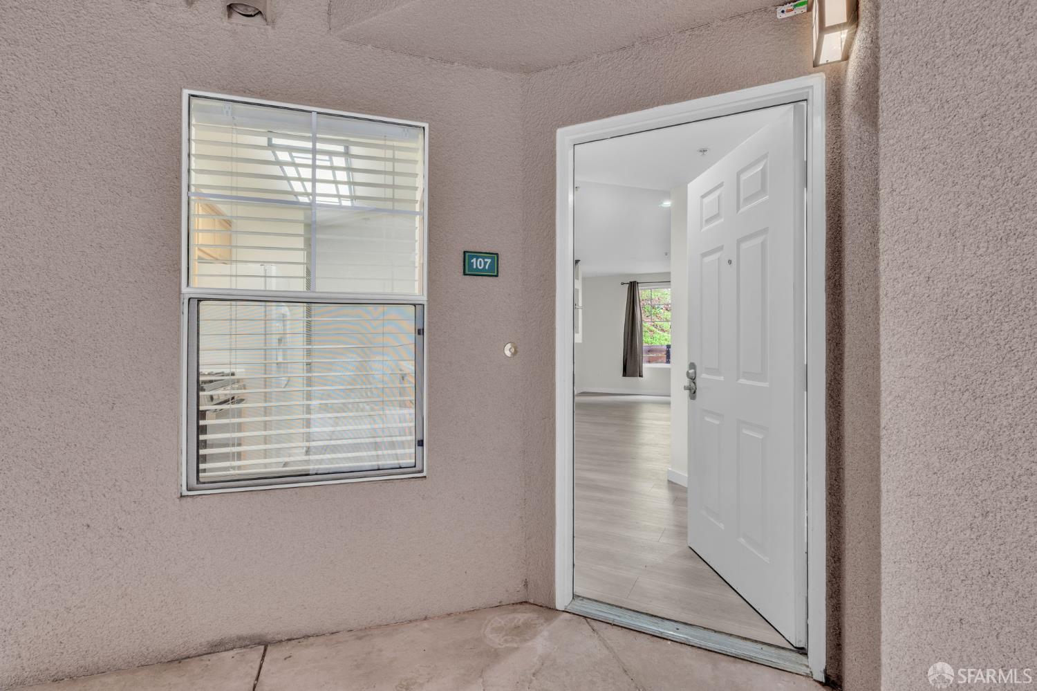 Detail Gallery Image 24 of 27 For 200 Caldecott Ln #107,  Oakland,  CA 94618 - 2 Beds | 2 Baths