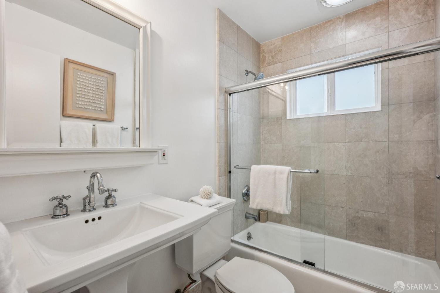 Detail Gallery Image 25 of 38 For 2315 Divisadero St #M,  San Francisco,  CA 94116 - 2 Beds | 2 Baths