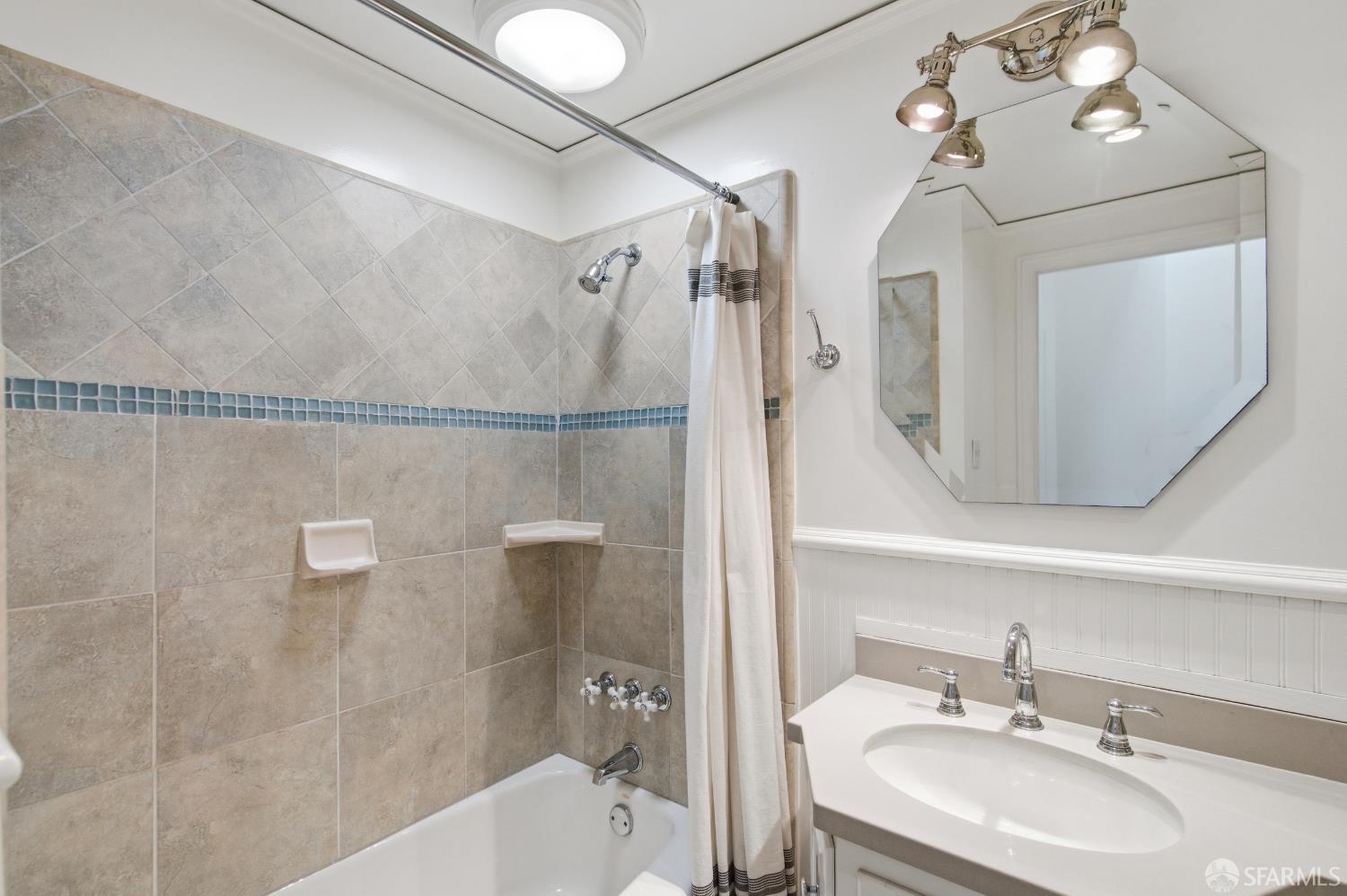 Detail Gallery Image 19 of 57 For 736 28th Ave, San Mateo,  CA 94403 - 5 Beds | 3 Baths