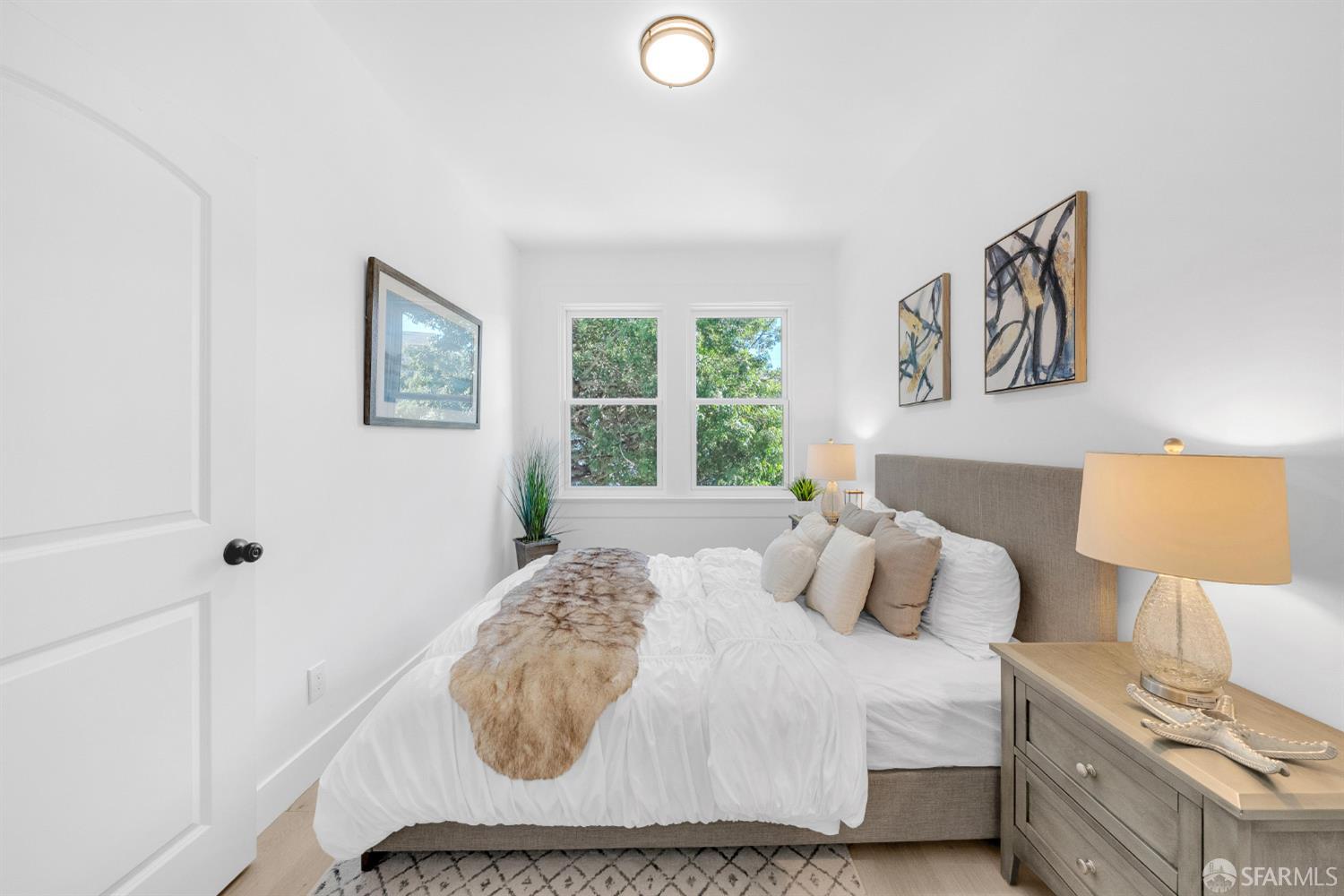 Detail Gallery Image 10 of 35 For 1060 Noe St 1062a,  San Francisco,  CA 94114 - 2 Beds | 1 Baths