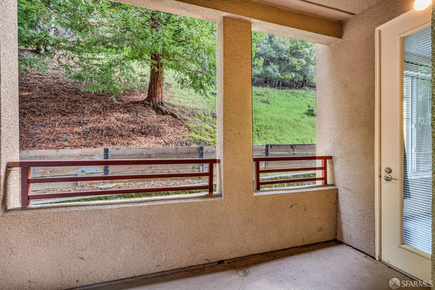 Detail Gallery Image 18 of 27 For 200 Caldecott Ln #107,  Oakland,  CA 94618 - 2 Beds | 2 Baths