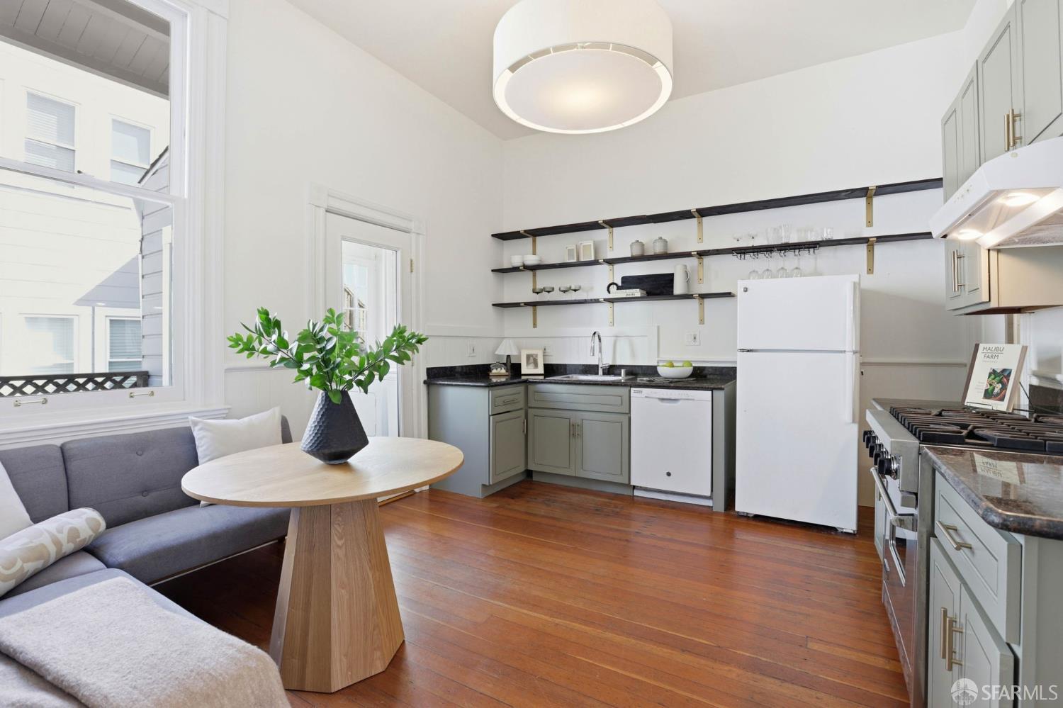 Detail Gallery Image 9 of 24 For 43 Lucky St, San Francisco,  CA 94110 - 2 Beds | 1 Baths