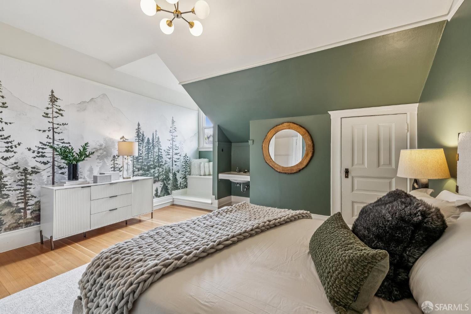 Detail Gallery Image 50 of 62 For 1461 Page St, San Francisco,  CA 94117 - 7 Beds | 4/2 Baths