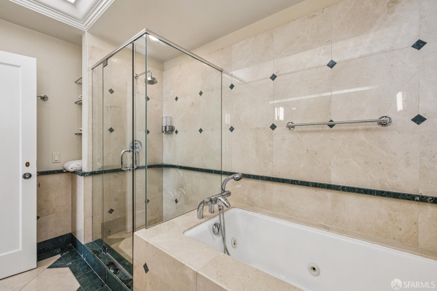 Detail Gallery Image 23 of 33 For 2450 Vallejo St, San Francisco,  CA 94123 - 3 Beds | 2 Baths