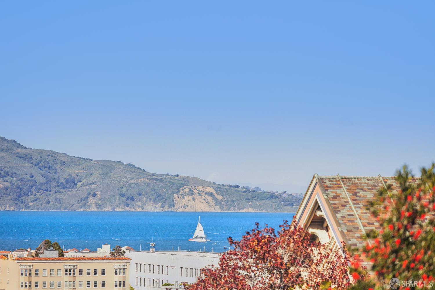 Detail Gallery Image 6 of 33 For 2450 Vallejo St, San Francisco,  CA 94123 - 3 Beds | 2 Baths