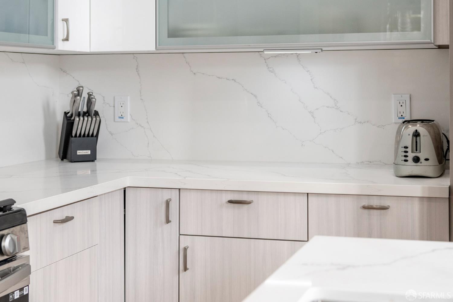 Photo #19: 426109389 Listing: Photo #19